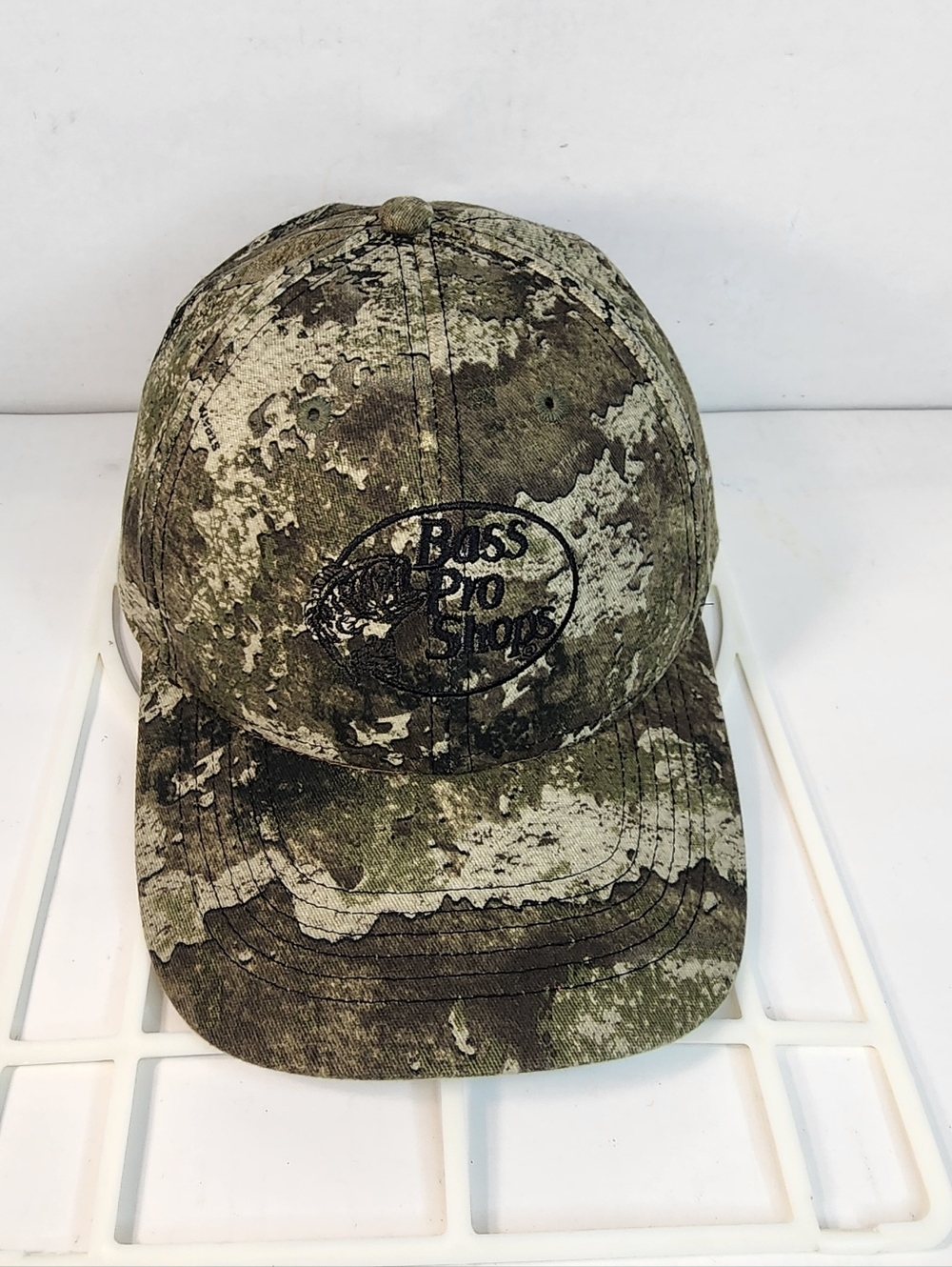 Bass Pro Shops Strata Camo Snapback Hat.  NWOT